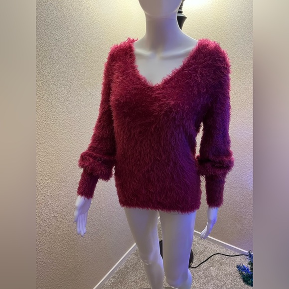 Bestow Magenta Fuzzy Fluffy polyester Sweater size S NWT - Picture 5 of 6